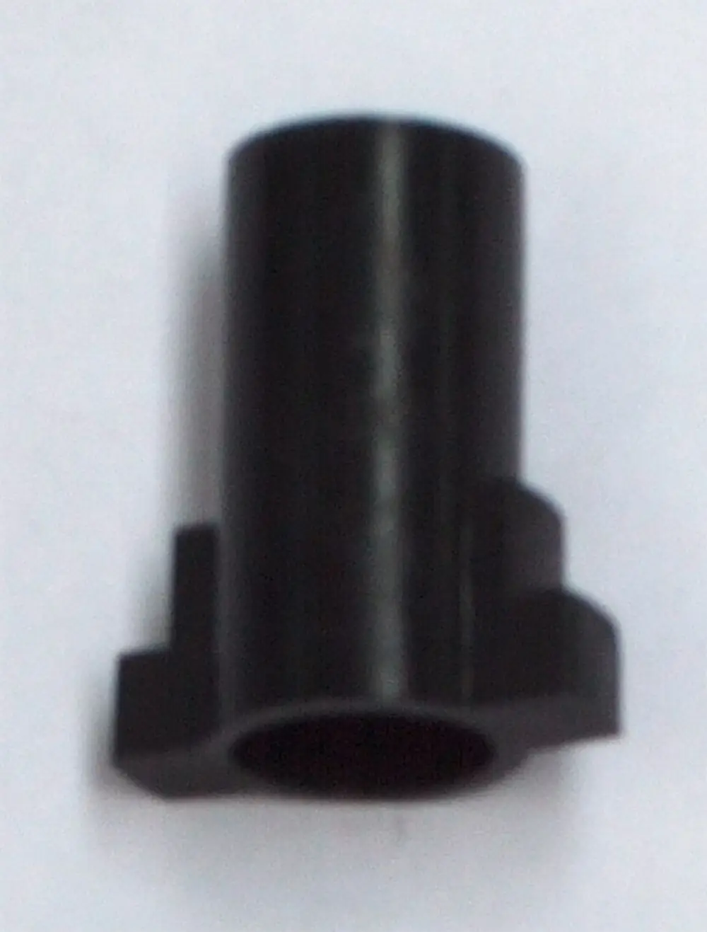 Schwarze Kupplung mit zylindrischer Form und seitlicher Aussparung, geeignet für Daikin ROTEX A1 BO bis Baujahr 2018.